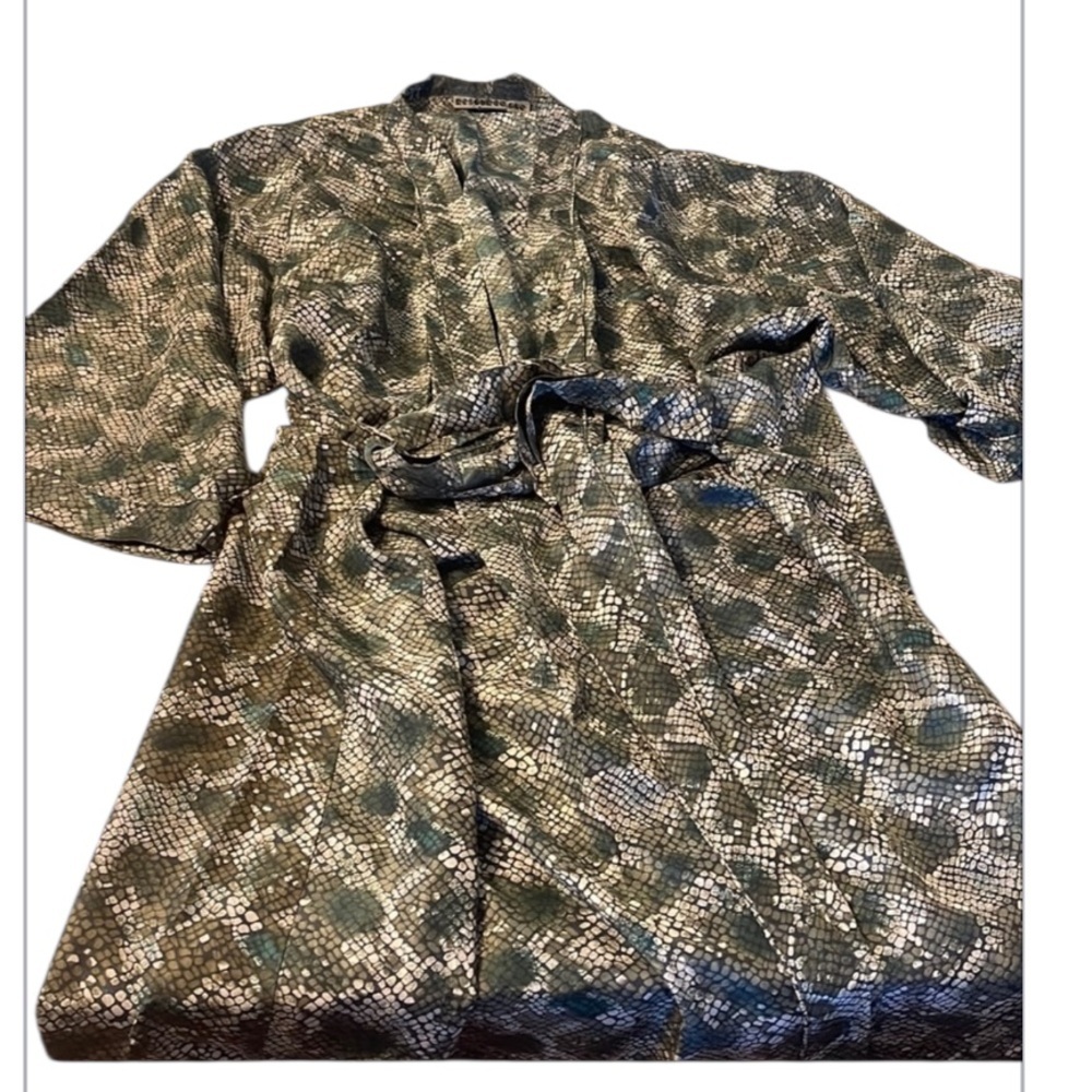 RESOURCE ONE silk robe